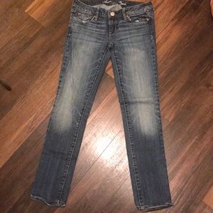 american eagle stretch light wash jeans!